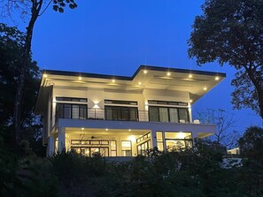 Located on a private dead end with ocean & jungle views.  Property is fenced in.