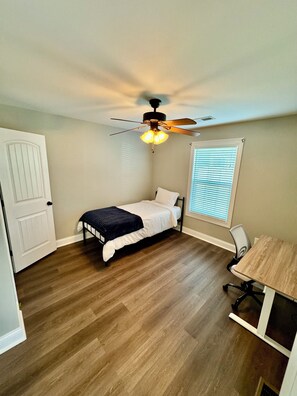 Twin XL bed, with electierc adjustible standing desk