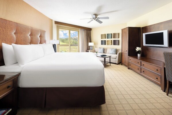 Unit with 1 King bed