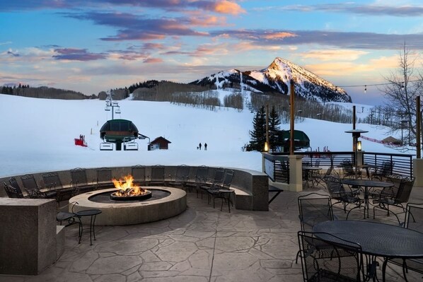 Outdoor Fire Place