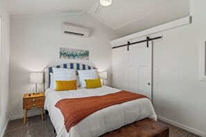 Cozy queen size bed