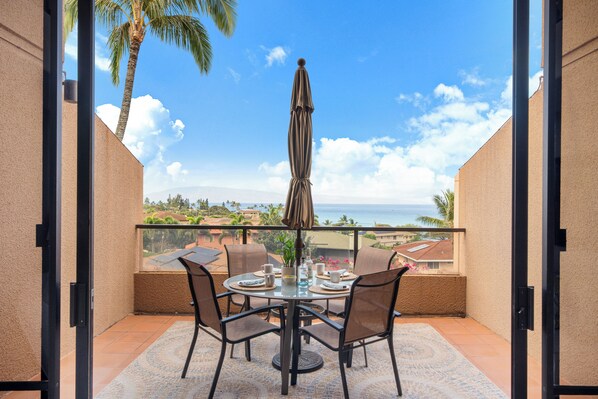 Kahana Villa E706  Lanai 1