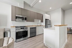 The perfect combination for a stylish and functional kitchen design!