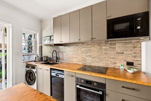 Kitchen/Laundry