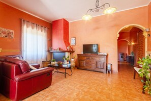 Autumn, Living Room, Spring, Summer