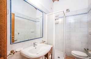Wand, Flooring, Fussboden, Interior Design, Armatur, Decke, Zimmer, Badezimmer, Bad Sink, Installation