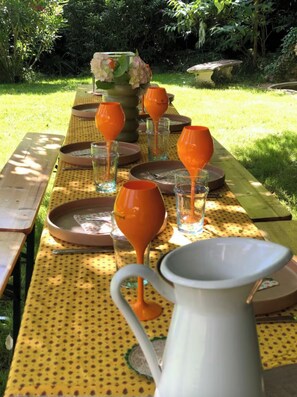 Outdoor dining