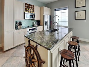 Full Size Kitchen
