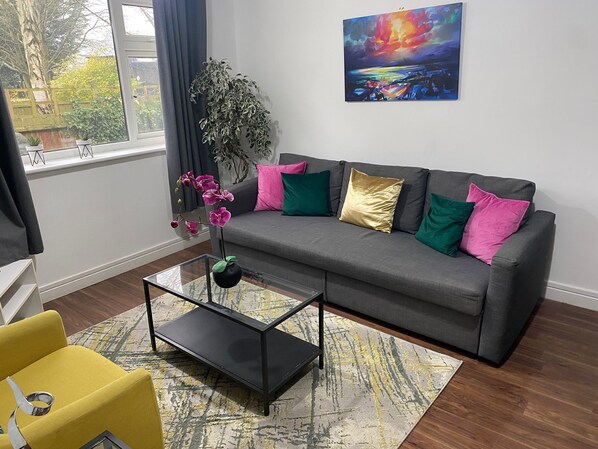 F10 Living room