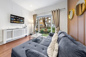 Living Room / Lounge