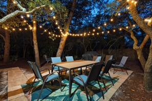 Beachwood Bliss back yard