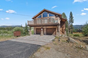 Mule Meadows - Less than 20 min drive to Heavenly, casinos and stateline