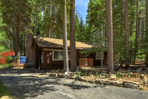 20 minutes from the casinos, Heavenly, and the Lakeside Beach