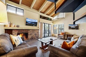 Very bright and cozy living room