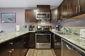 Fully equipped kitchen