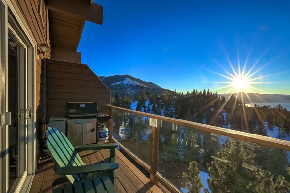 Small deck with seating, and AMAZING views!