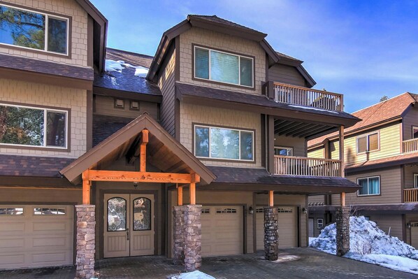 Top floor unit - 3 flights of stairs!