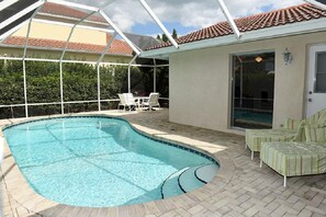 Pool - No cage