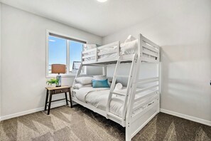 Queen bed and single bed 