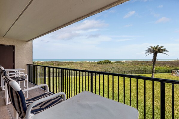Direct ocean view from the balcony!