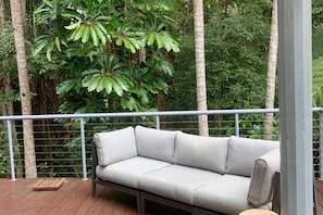 Omanu family home with pool in Port Macquarie