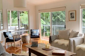Omanu family home with pool in Port Macquarie