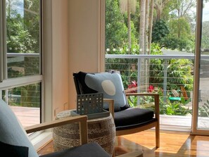 Omanu family home with pool in Port Macquarie