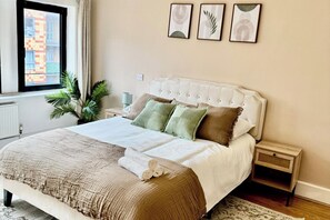 1 Bedroom, Egyptain cotton sheets, premium bedding, pillow - top of bed