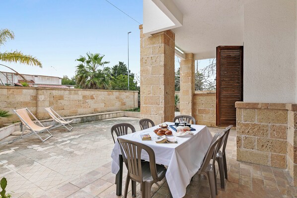 Outdoor dining