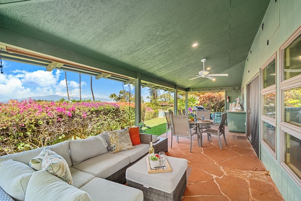 International Colony Club 43 lanai 1