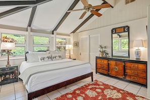 International Colony Club 43 bedroom1 1