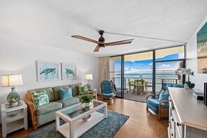 Kahana Reef 203 living room 1