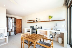 Cocina y comedor