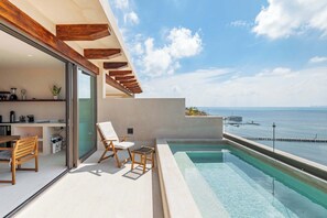 Alberca privada con vista al mar 