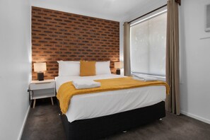 Bedroom 3 - Queen Bed