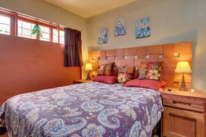 Studio | Sleeping Area | Queen Bed | Linens Provided | Smart TV