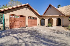 Property Exterior | Single-Story Studio