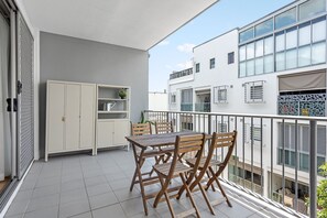 Large peaceful balcony!
