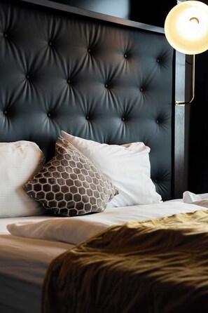 Bed details
