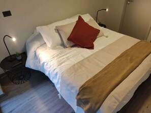 Cama queen-size para descansar