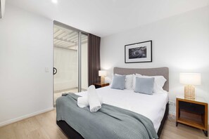 Ensuite 1 - Queen size bed