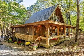 Falcon Lodge