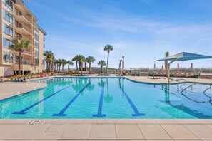 Palmetto Dunes complex