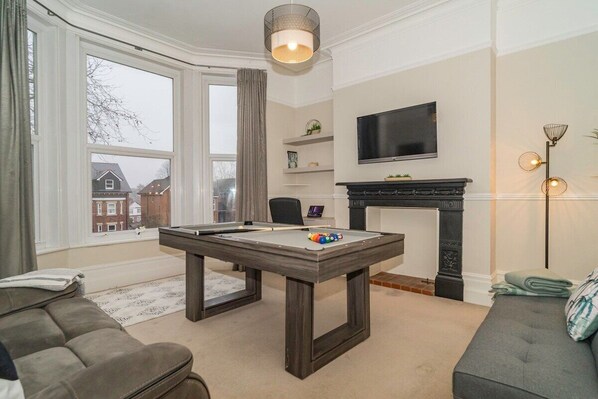 Living Room / Lounge