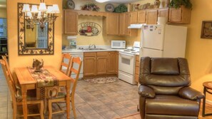 Whispering Pines 141 with Free Dollywood Ticket