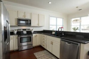 Fully Stocked Kitchen – Cook, Dine & Enjoy