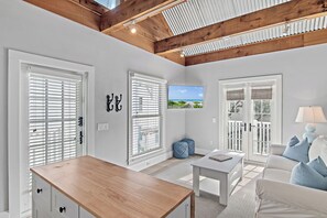 60-30-love-carriage-house