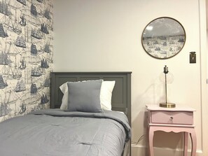 2 Twin Bedroom