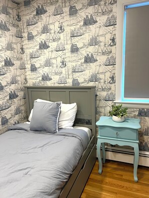 2 Twin Bedroom
