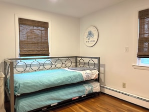 Trundle Bedroom